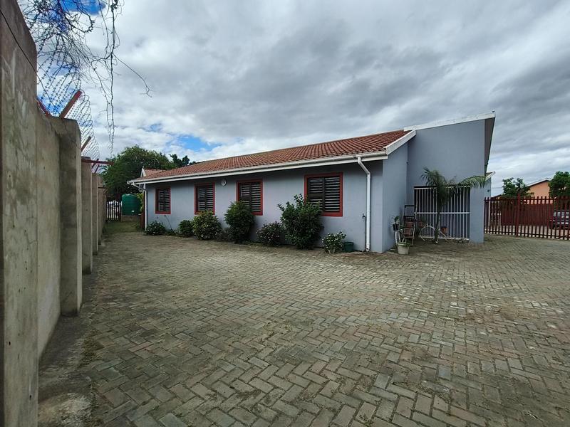 6 Bedroom Property for Sale in Mthata Eastern Cape